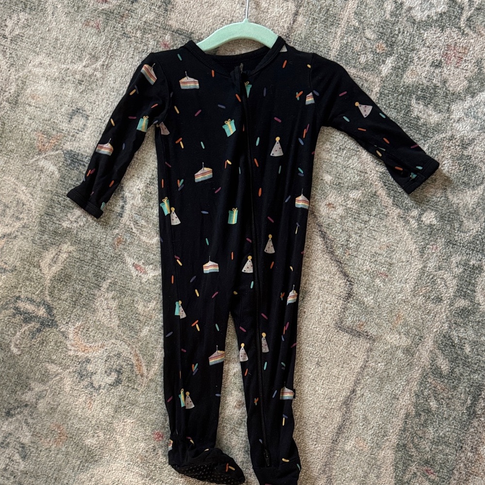 Kyte BABY Black Footed One-Piece with Birthday Print